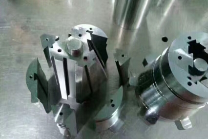 东莞市新铭杰精密模具科技有限公司图5