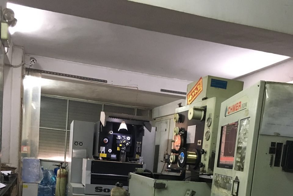 东莞市石碣良品模具加工厂图8