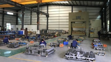 东莞市卓驰模具有限公司图1