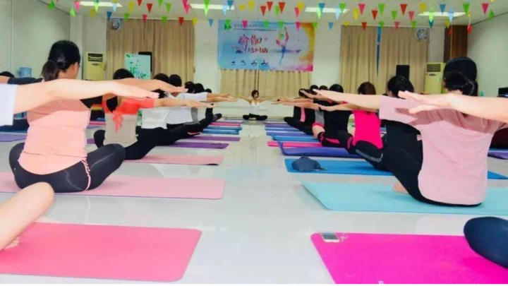 东莞凤岗嘉辉塑胶五金有限公司图6