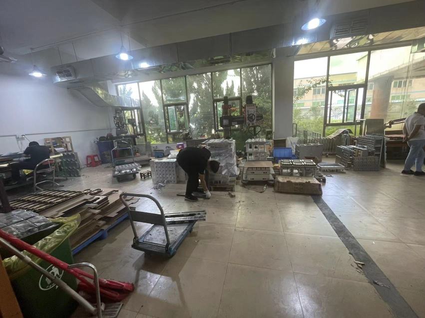 东莞市石碣智仁模具加工厂图7