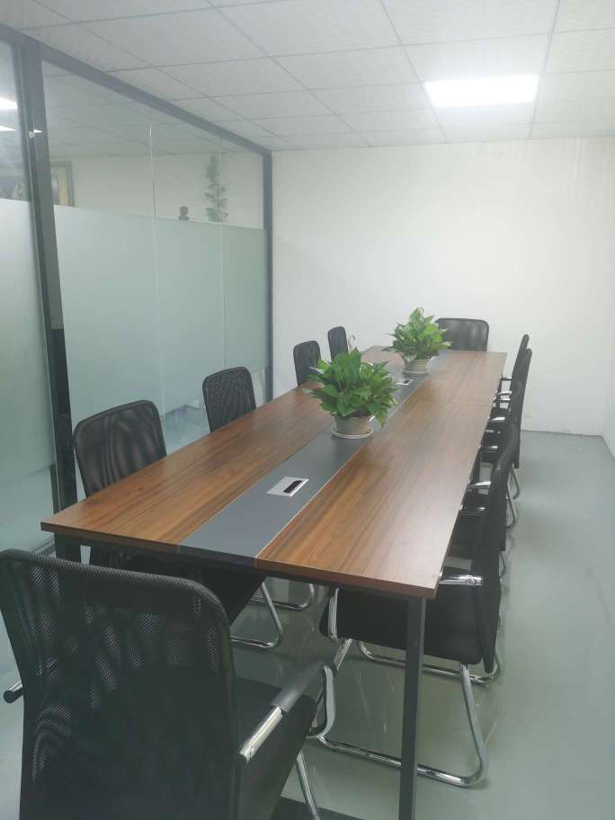 东莞市大朗宏诚模具厂图1