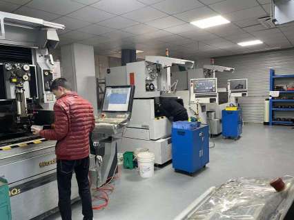 东莞市大朗宏诚模具厂图2