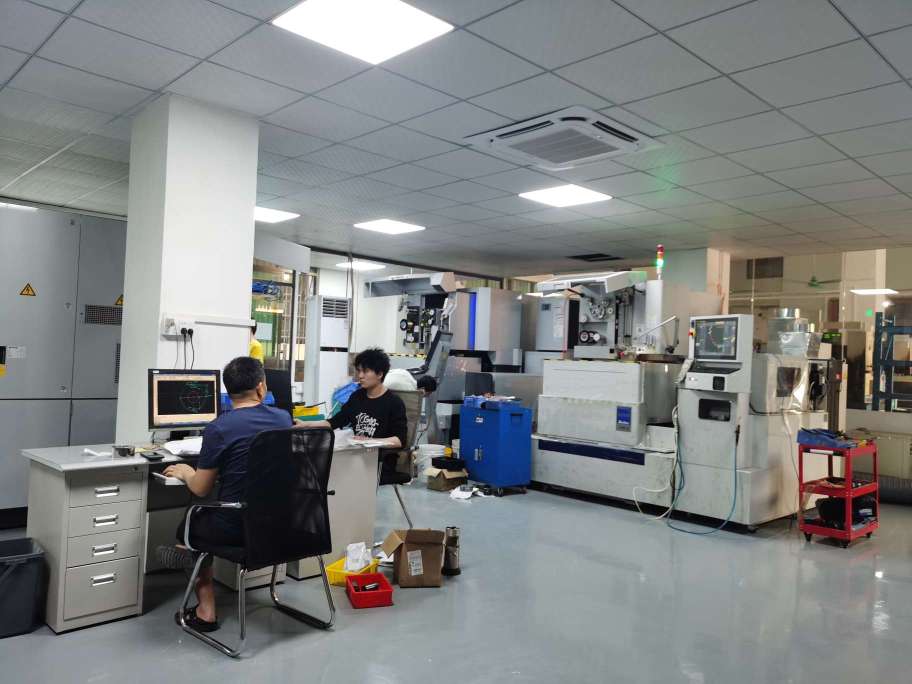 东莞市大朗宏诚模具厂图3