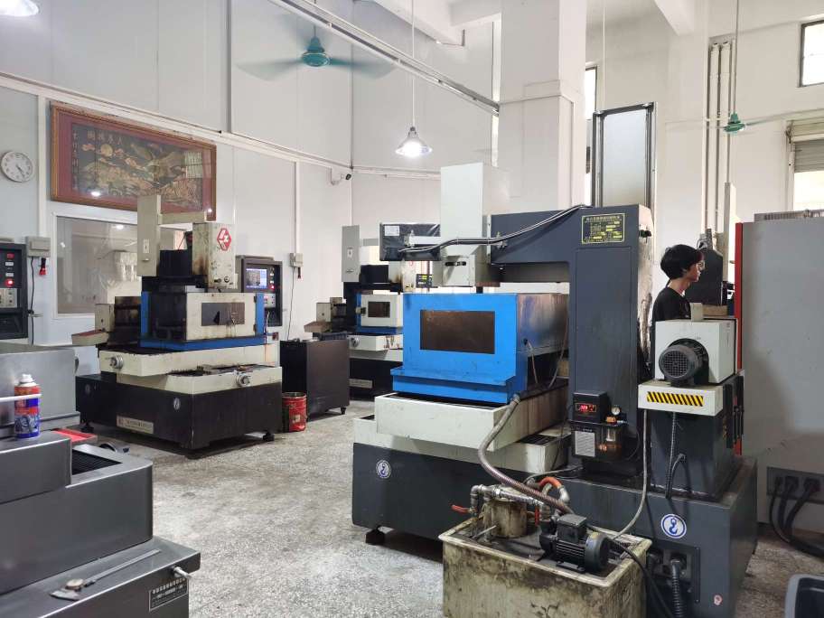 东莞市大朗宏诚模具厂图6