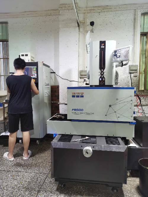 东莞市大朗宏诚模具厂图8