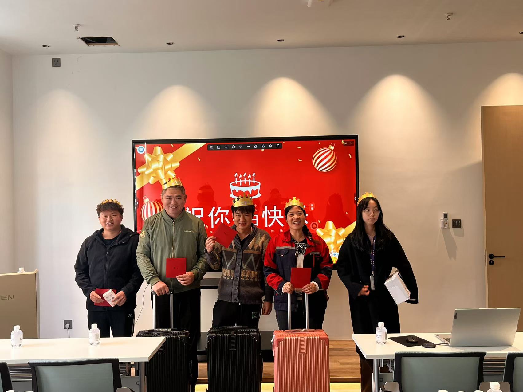 东莞市龙辰晖机械设备有限公司图1