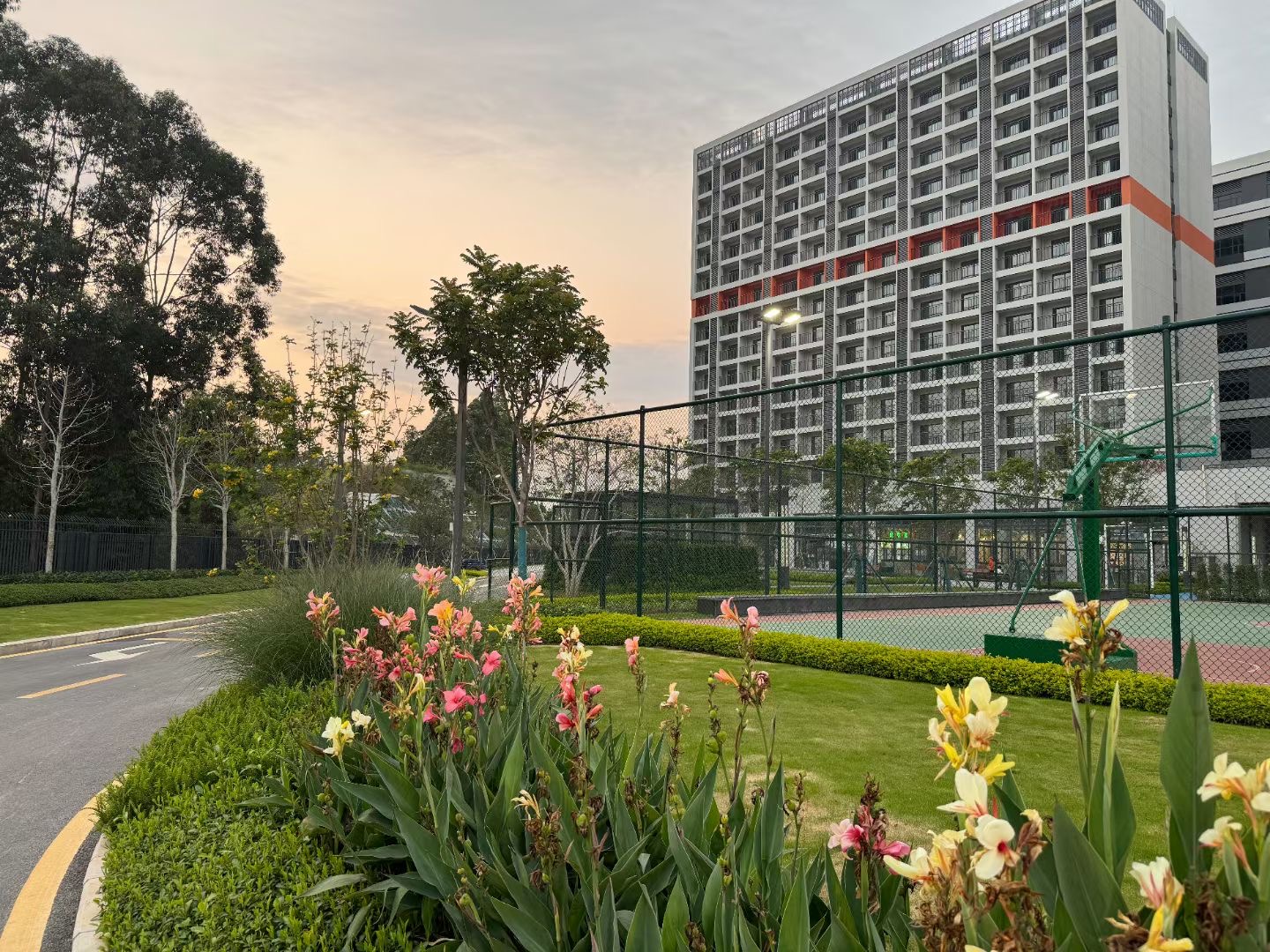 东莞市硕飞金属塑胶制品有限公司图2