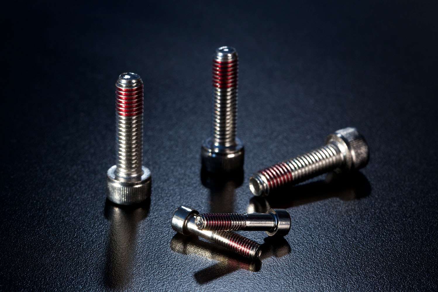 东莞倍力扣金属制品有限公司高效能预涂式调整定位螺纹涂料图