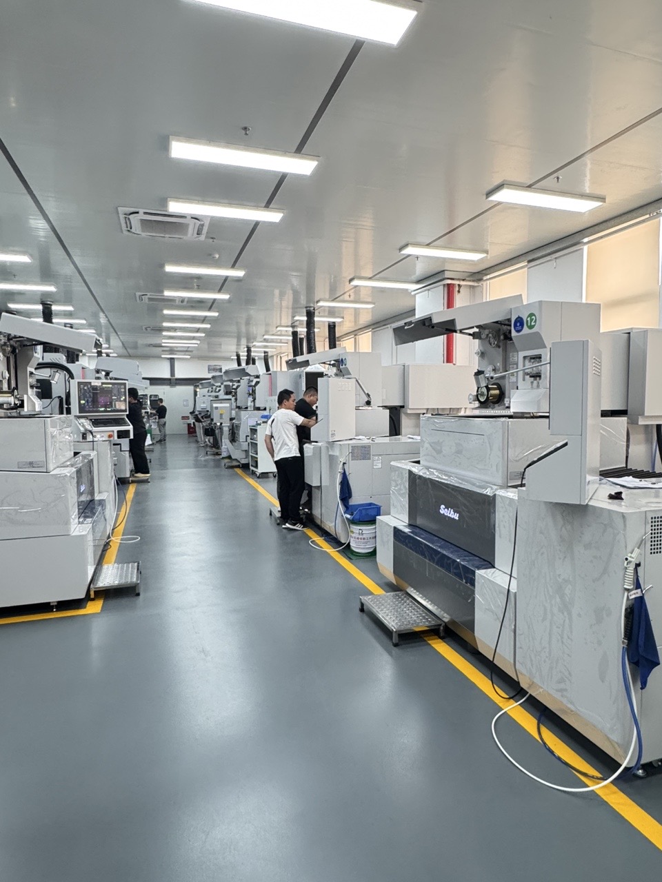 深圳市宏达鑫精密模具制品有限公司图2