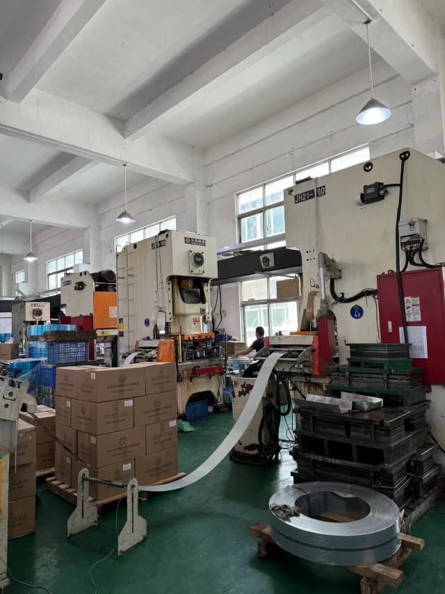 深圳市鑫来旺精密工业有限公司图2