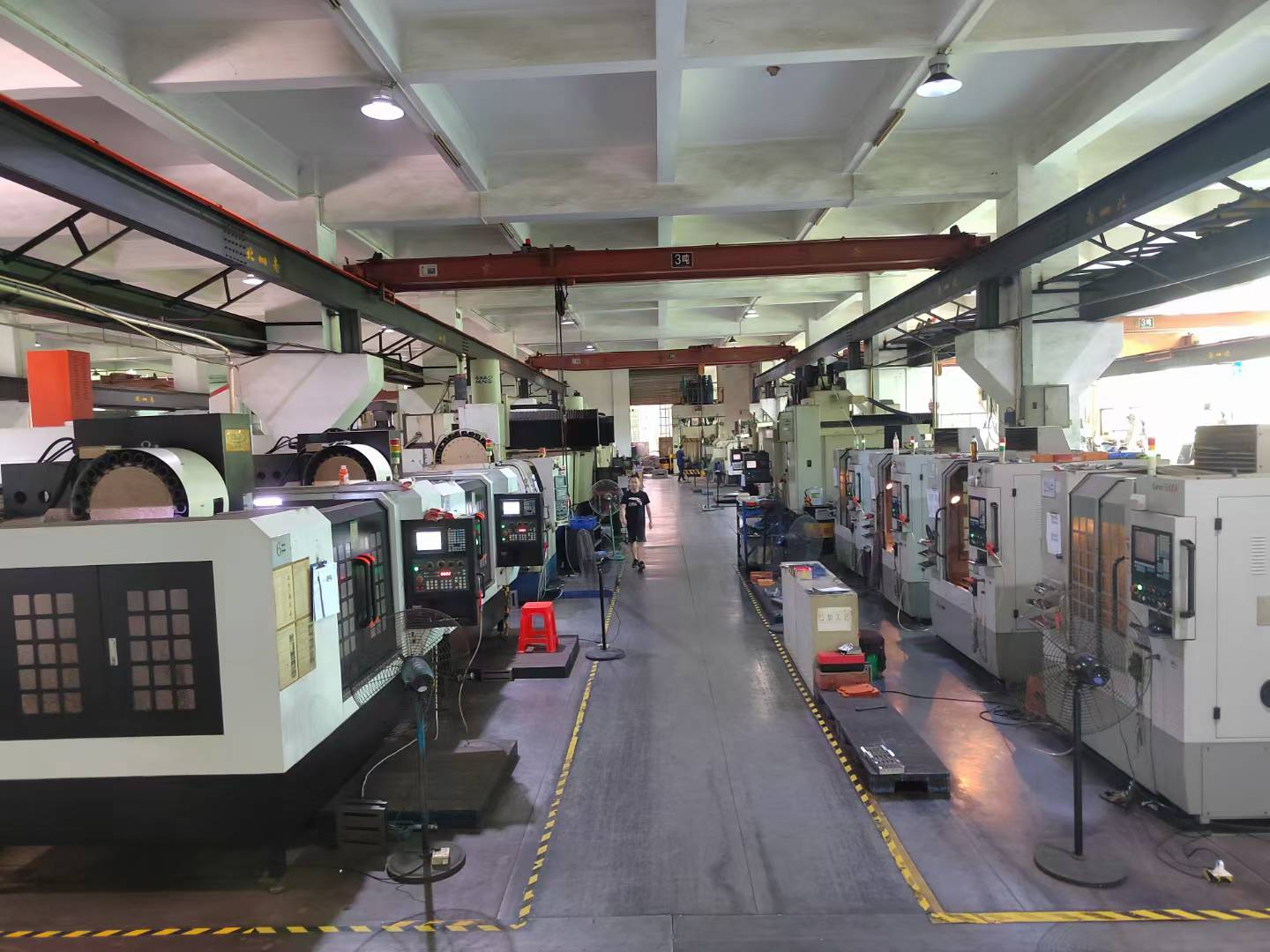 東莞品冠精密模具有限公司電視機，顯示器欠前框后殼圖