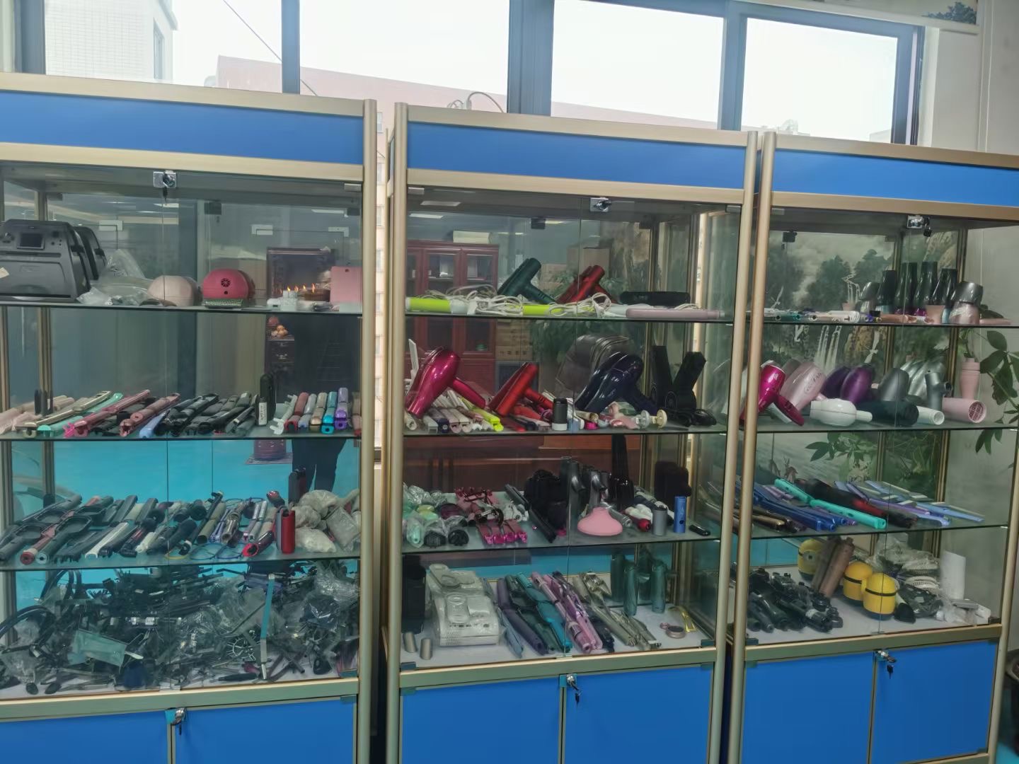 东莞市龙辉塑胶五金制品有限公司图3