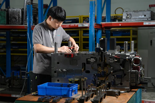 深圳市蔚蓝模具有限公司图4