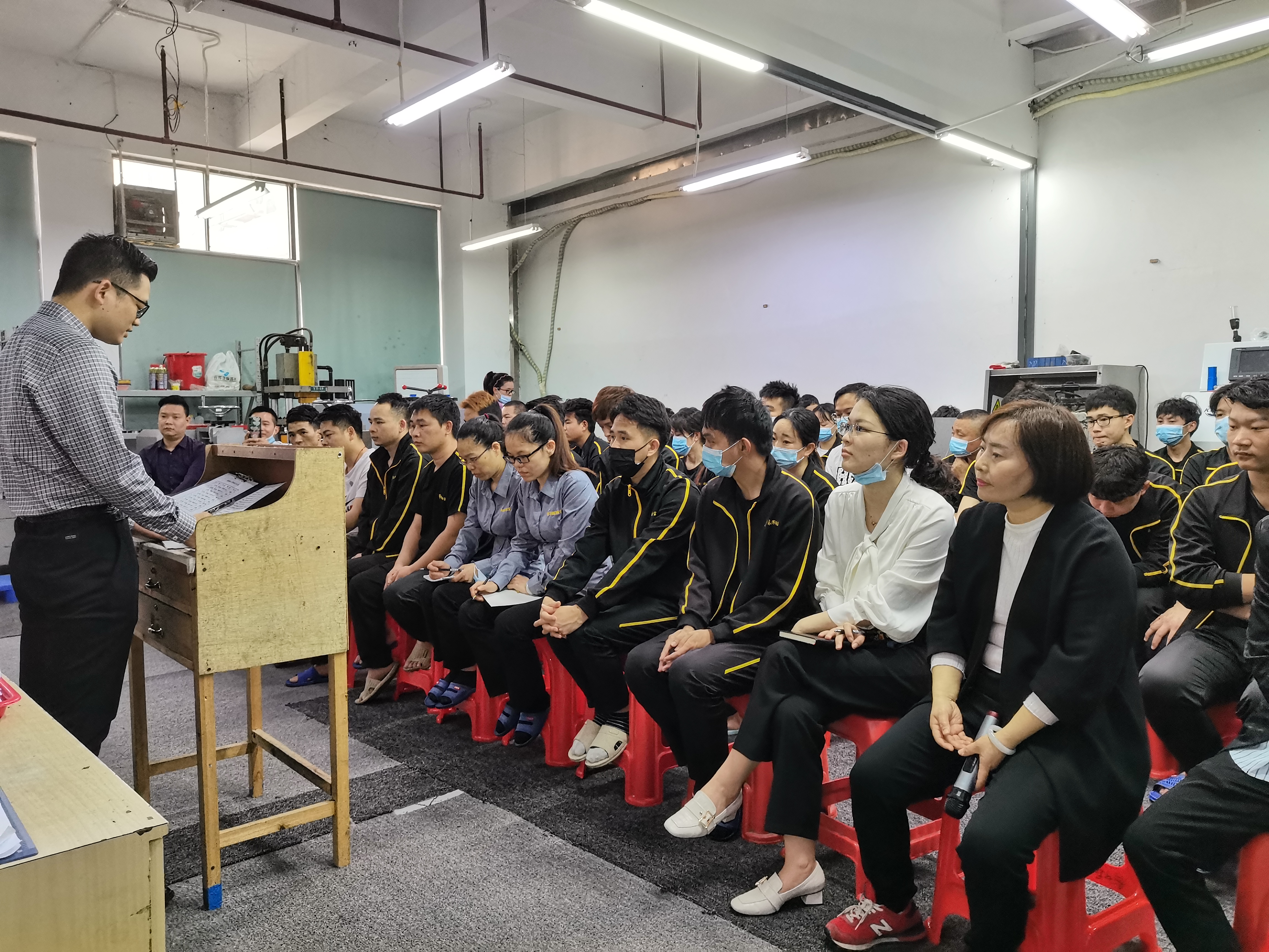 深圳市春辉珠宝有限责任公司图19