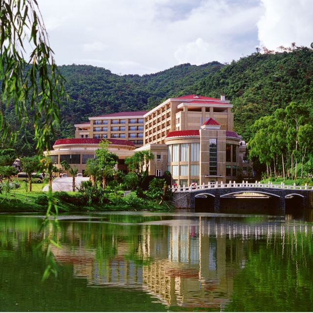 东莞长安莲花山庄