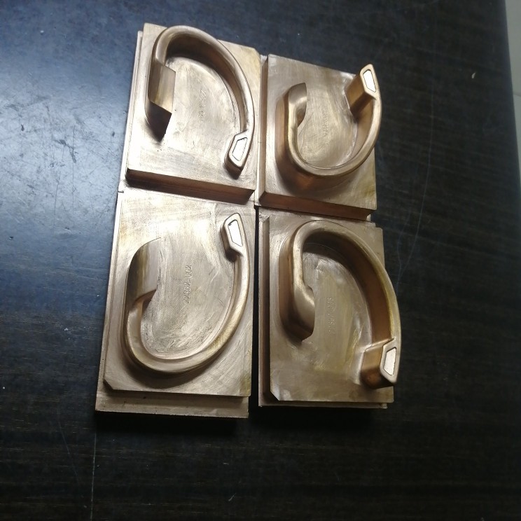 诺鑫塑胶模具logo