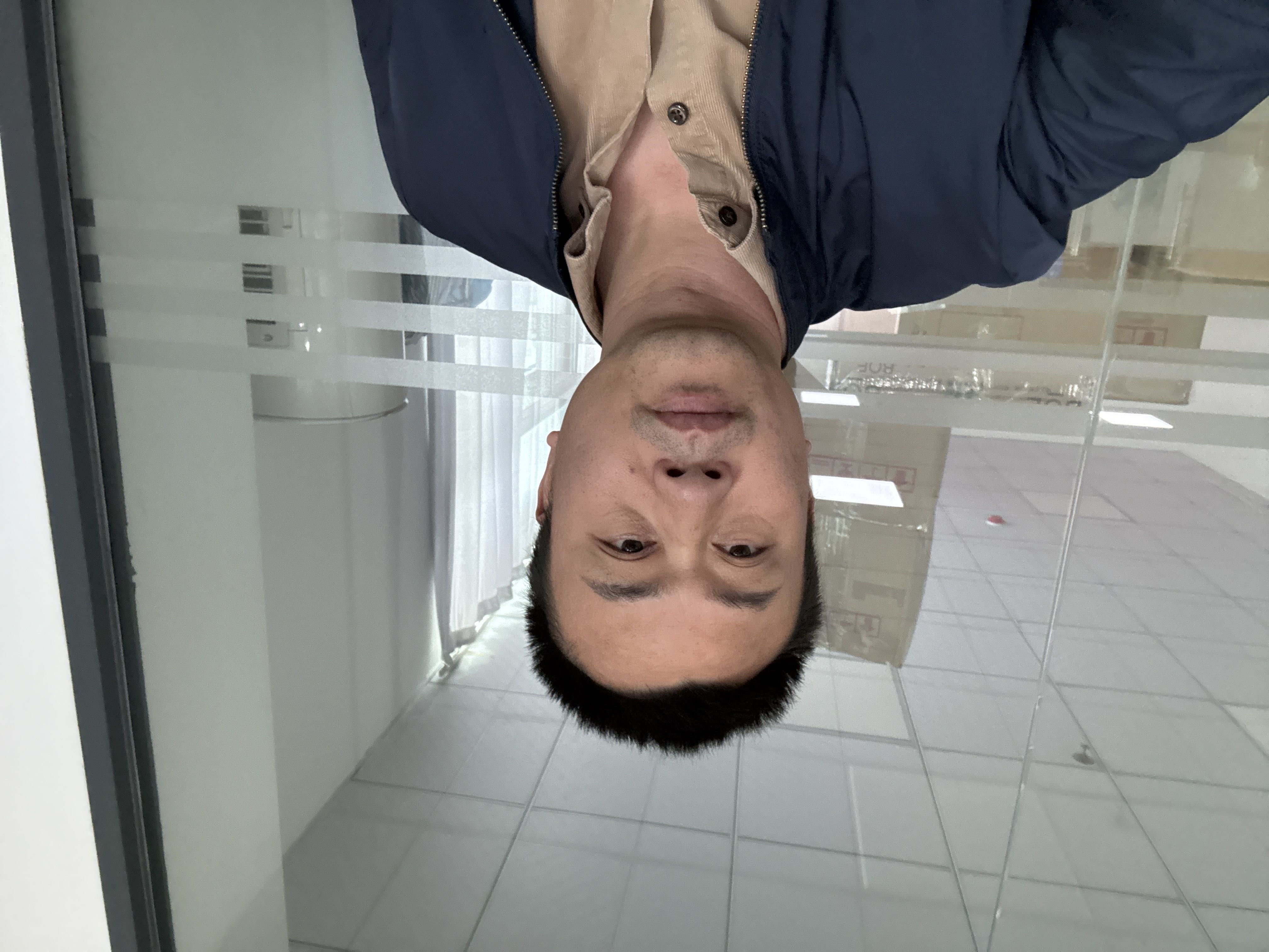 HR头像·张荣