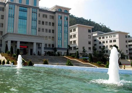 东莞市粤华学校图1